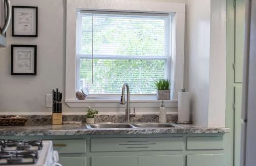 Walkable Neighborhood of Kamm's Corners - Foto 18