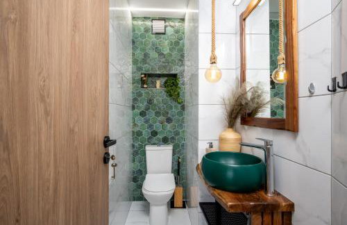 Antonakis Villa Secret Pool & Hot Tub Hideaway - Photo 22