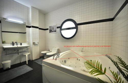 Villa de lujo de 4 dormitorios, piscina y barbacoa - Foto 47