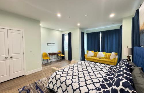 LUX Spacious Townhouse 4BR in DC - Photo 36