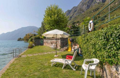 LakeStudio with Private Beach - Photo 22