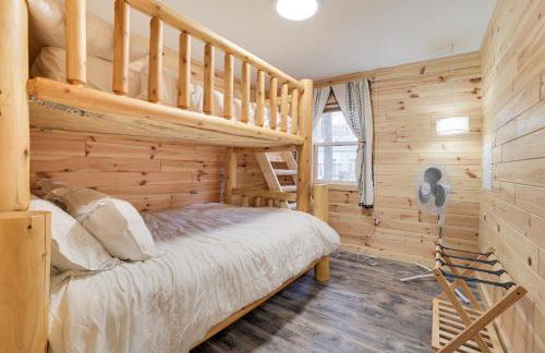 Scenic Evans Hideaway Steps to Lake Huron! - Foto 16