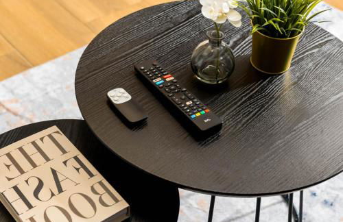 Spacious 5 Bedroom & 5 Bathrooms House - Garden - Parking - Netflix 376MW - Foto 37