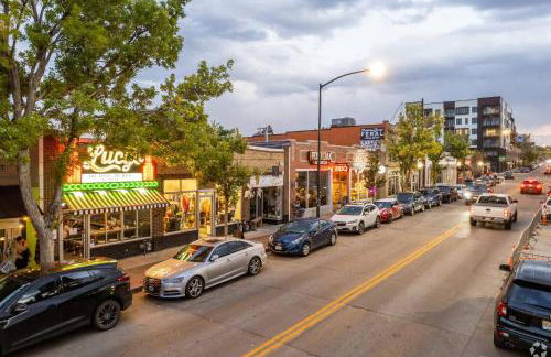 Quiet and Comfy Oasis - Firepit and Yard in Denver - Foto 12