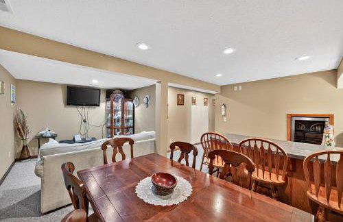 Cozy Retreat with Hot Tub in Peaceful Goshen home - Foto 6