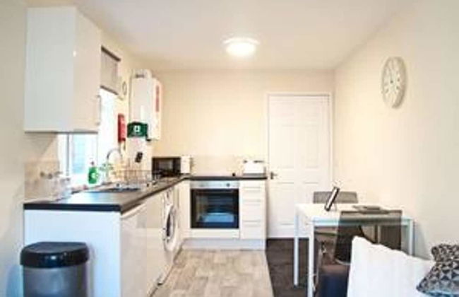 Host Stay Clacton Coastal Hideaway - Foto 9