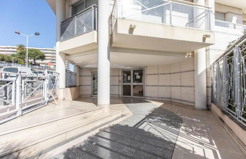 LB Vacation Rentals I Cannes Center, Renovated Apartment with Balcony, Ideal for Holidays or Congress! - Photo 39