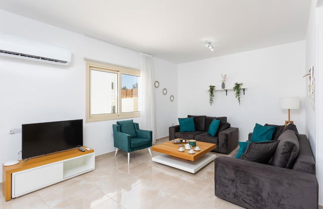 Villa Diana Seaside in Pomos - Foto 5