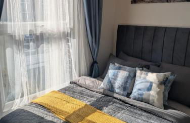 Spacious 2B Apt Zone 2 sleeps 4 F5 - Photo 10