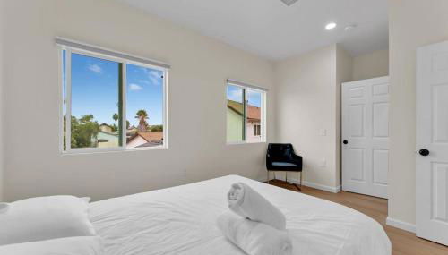 Urban Retreat Fun Relax Self Check-In Hot Tub Foosball Fire Pit Cornhole - Foto 2