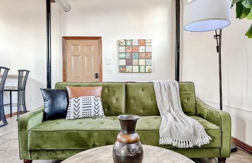 Sleepover 2BD 1BA Condos Downtown Springfield - Foto 22