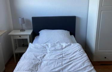ZWITSCHERNEST Stilvolle helle Ferienwohnung Gästezimmer Monteurwohnung für 1 bis 6 Personen 3 Zimmer 60 qm - Foto 17