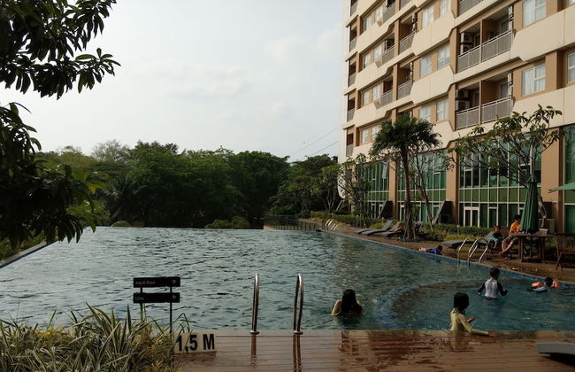 Quiet 3BRs pool and lake view - Photo 13