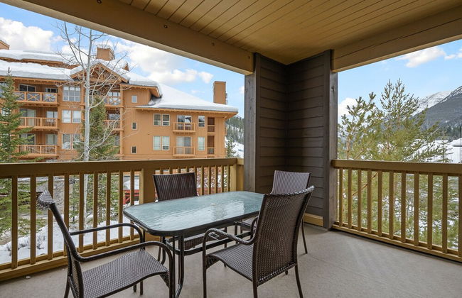 CENTRALLY Located 3-Br Home | TRUE Ski In/Out | FREE access to Pools & Hot Tubs - Photo 33