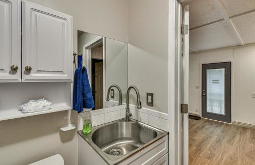 Porch and Views Waterfront Home on Houghton Lake! - Foto 28