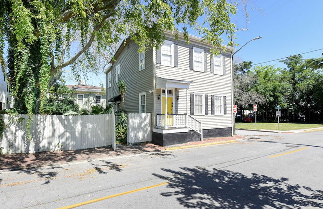 Artist's House Upper Apt Walk to Forsyth - Photo 34