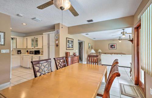 Home with Pool in Upscale Pinecrest Village - Foto 7