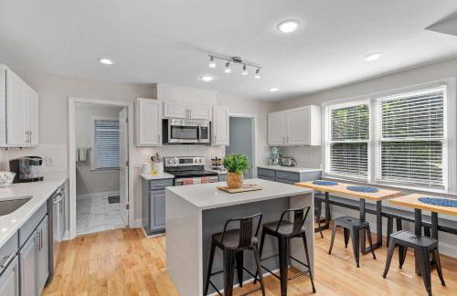 GATHERING HOUSE IN HISTORIC OAKWOOD - Foto 6