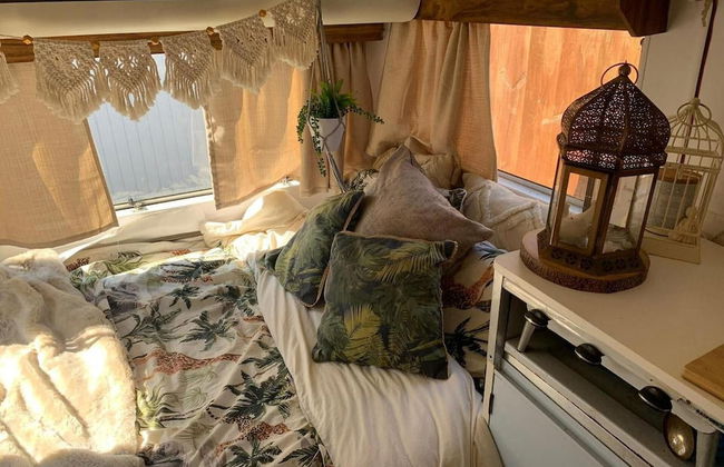 Original Vintage Spirit Alpine Caravan Anglesey - Photo 2