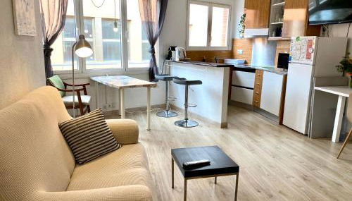 Piscina en Centro de Terrassa - Foto 4, minibar