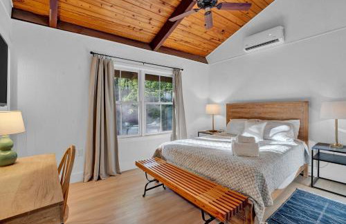 Lakefront Home, Hot Tub, Pool Access, Boats, Pets - Photo 52