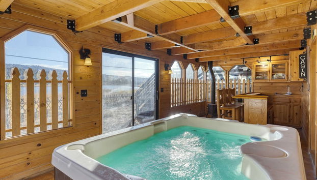 Viewtopia by Avantstay Lakefront Views + Hot Tub - Foto 2, Interior