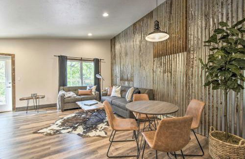 Elkhart Lake Townhome, Mins to Road America! - Foto 6