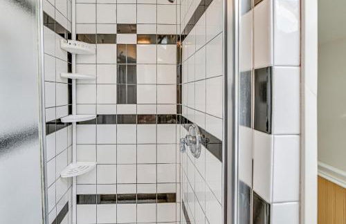 Quaint and Charming Cherry Valley Escape! - Photo 18