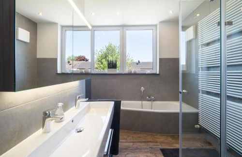 Miralior Apartment Mainz - 110m2, Terrasse und Parkplatz - ideal für Gruppen und Familien - Foto 7