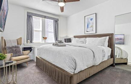 AC Retreat - Cozy 2BR by Tropicana & Beach - Foto 1