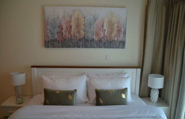 Delightful Lake View 1 Bedroom in JLT - Photo 6