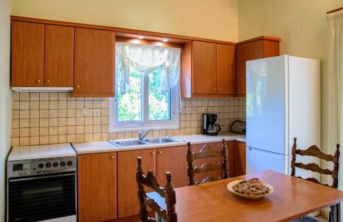 Dual House In Methydrio - Photo 30