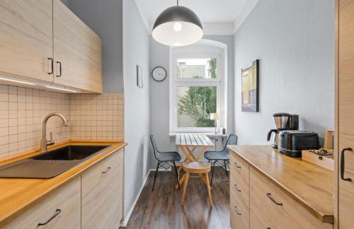 TheWilhelmshavener Group Apartment, group & family friendly, 100m2, 2BR, 1 living room, huge table, ideal for 4 - 6 Guests - Photo 11