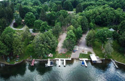Indian Lake Retreat with Wet Bar and Covered Deck - Foto 42