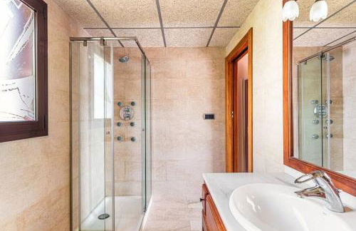 Casa rustica con piscina y jardin - Photo 22