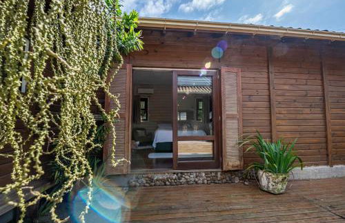 Casa Rústica com Piscina Privativa, Banheira de Hidromassagem, Ar-Condicionado, Pet friendly - Refúgio na Natureza a 5 Minutos do Centro de Imbituba, Perfeita para Famílias e Grupos - Photo 23