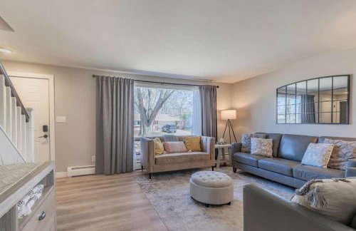 4BR 2BA Dog Friendly 3 Kings Walk to Lambeau - Foto 13