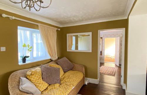 Charming Countryside Retreat Fast Wifi - Photo 29