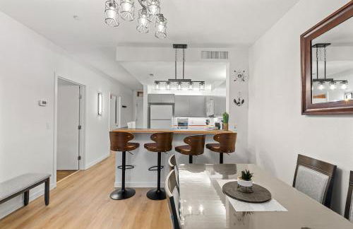 Lakeside luxury with hot tub and pool - Foto 20