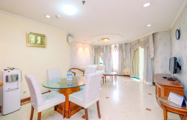 Spacious And Comfort 2Br With Maid Room At Permata Gandaria Apartment - Foto 8