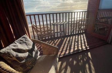 Branscombe Chalet on the Beach - Photo 10