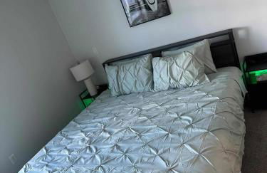 DTLA prime one bedroom steps away from Crypto - Photo 2