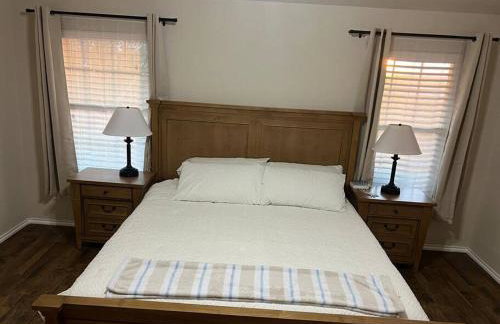 HotTub-King Bed -Fire pit-BBQ-Pristine Kitchen - Foto 14