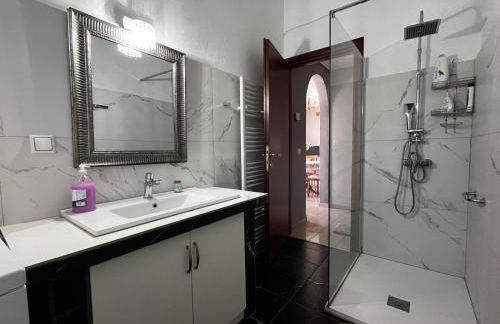 Soula's sunshine big Apartment - Photo 10