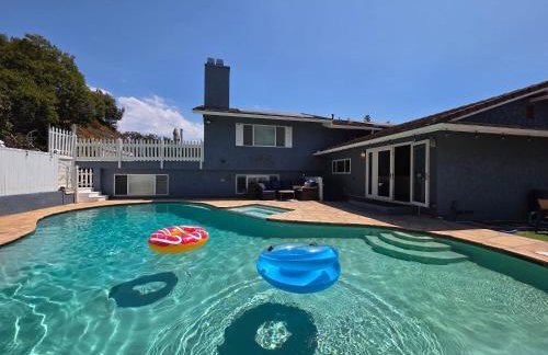 Huge House with Pool! Sleeps 16 - BBQ - Shuffleboard - Foto 1