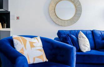 Elegant Apartments in Staines l Free Onsite Parking - Foto 8