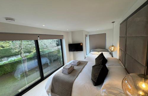 Luxury Villa - Hot Tub - Exclusive Offers - Amar Luxury Stays - Photo 64