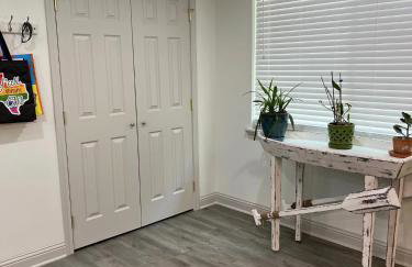 Kingwood Cottage - 10 mins from IAH - Lake Front - Foto 10