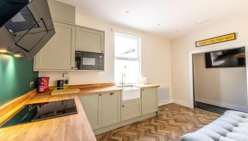 Newly Renovated Chandos Gardens by Prescott Apartments - Foto 5, stove, dishwasher