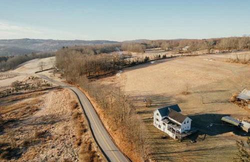 Luxe Gabel Farmhouse Fire Pit & Country Views - Foto 8